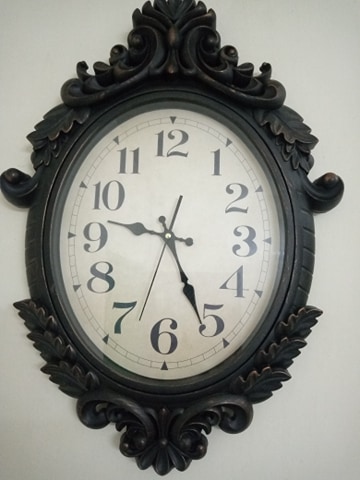 32" Decorative Wall Clock - 01