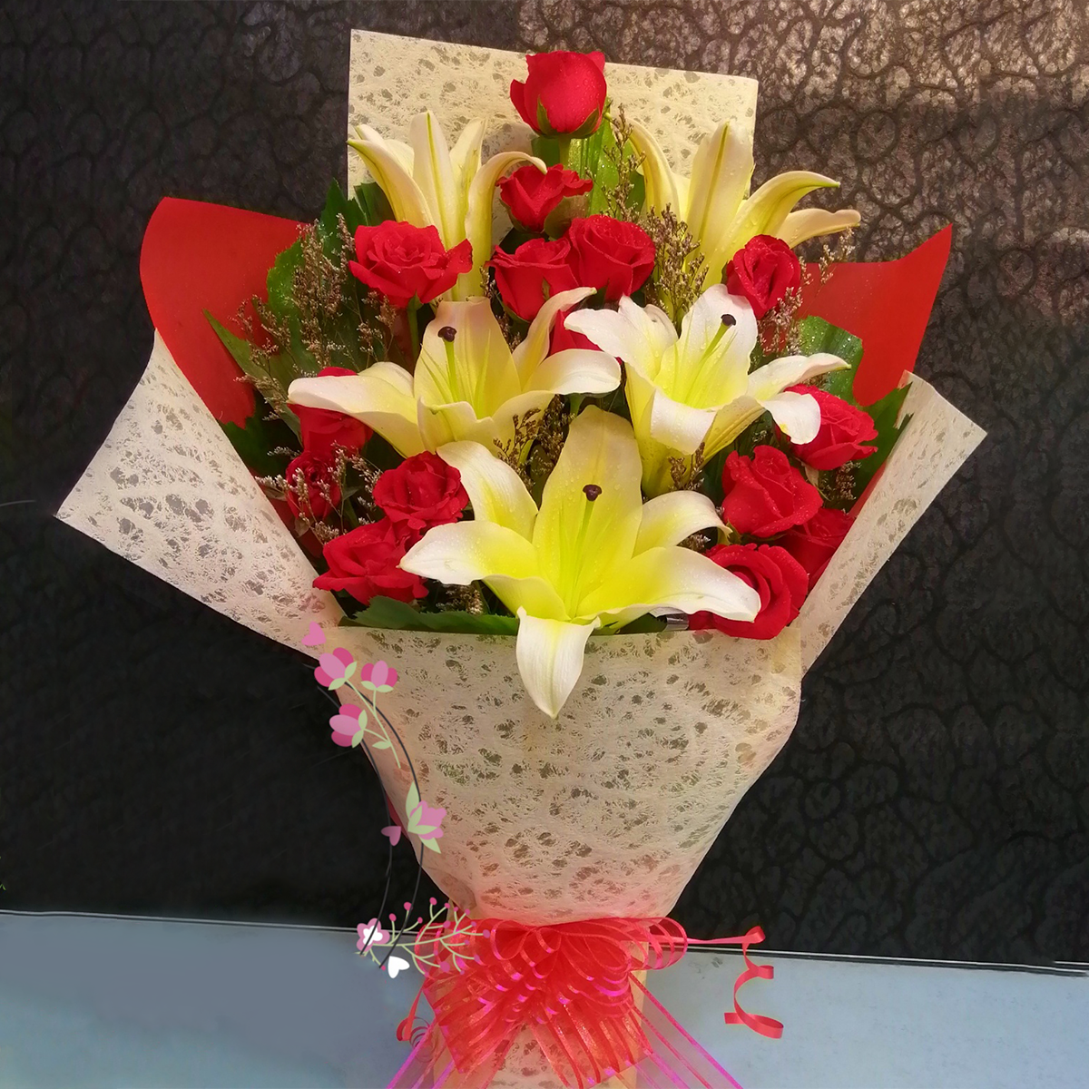 Love in Hand : Bouquet of Red Rose & Yellow Lily
