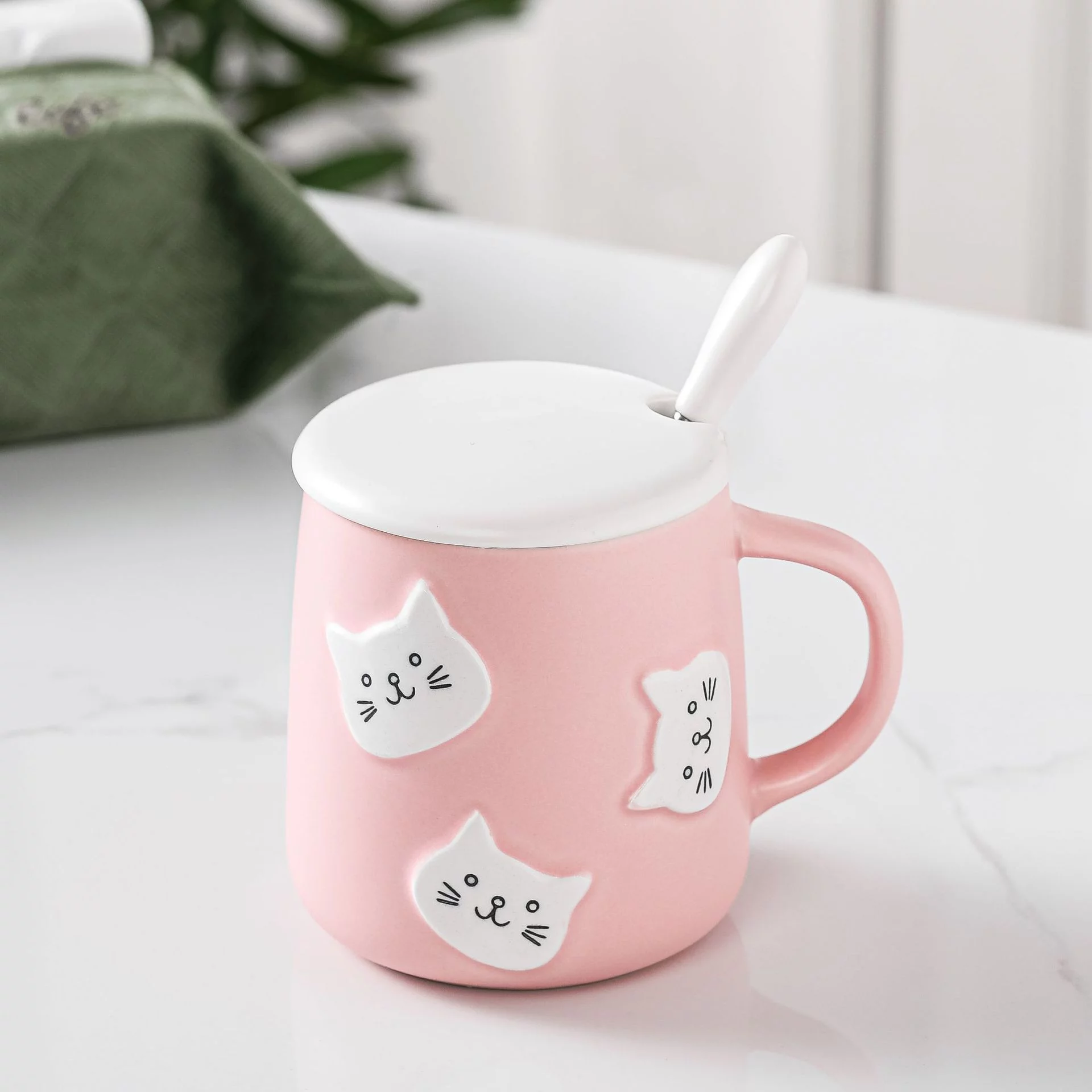 Creative Cartoon Relief Cat Ceramic Mug with Lid Spoon (Pink)